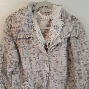 Chico's Beige & White Splatter Jkt Sz. 2 Not Worn!